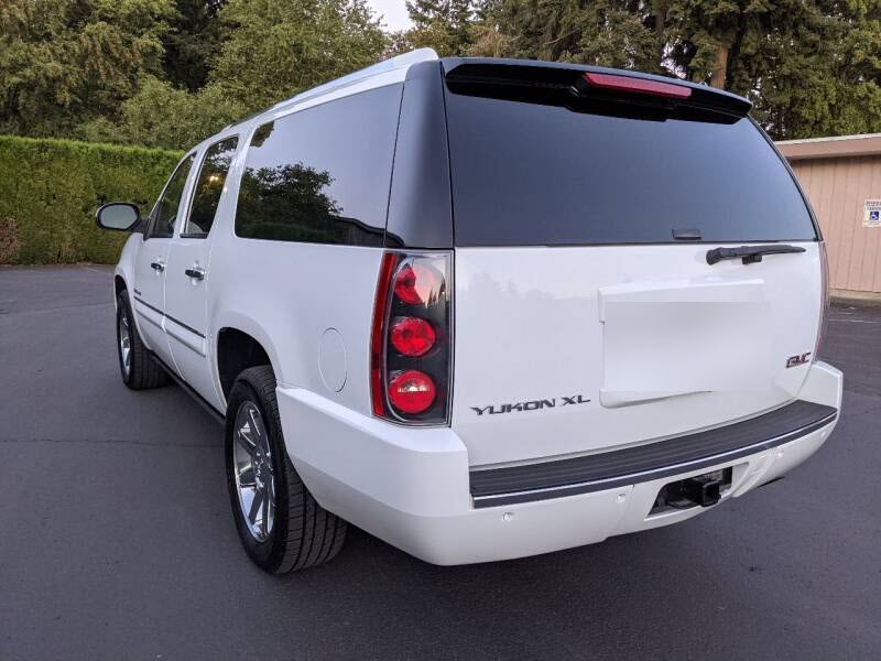 2008-gmc-yukon-xl-denali-awd-4dr-suv (2)