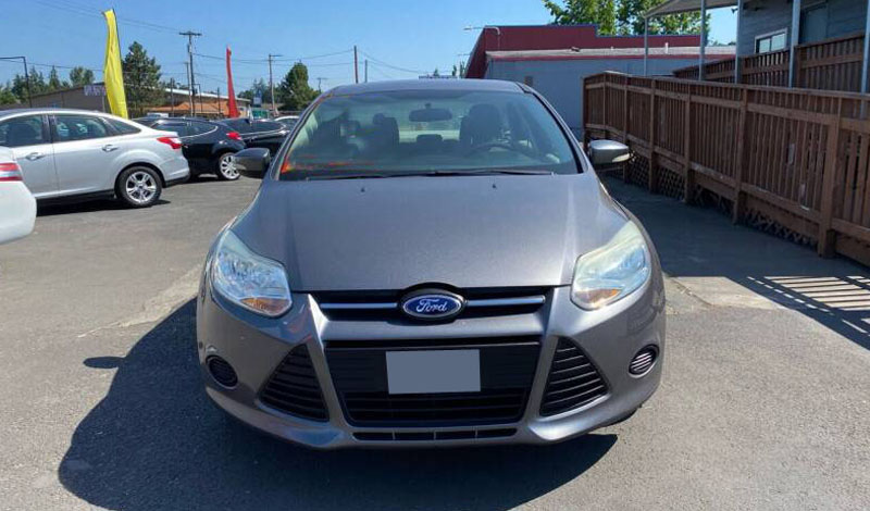 2014-ford-focus-se-4dr-sedan